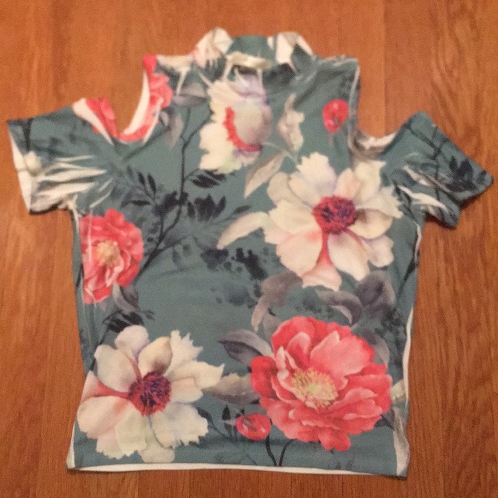 Gaze floral cold shoulder top